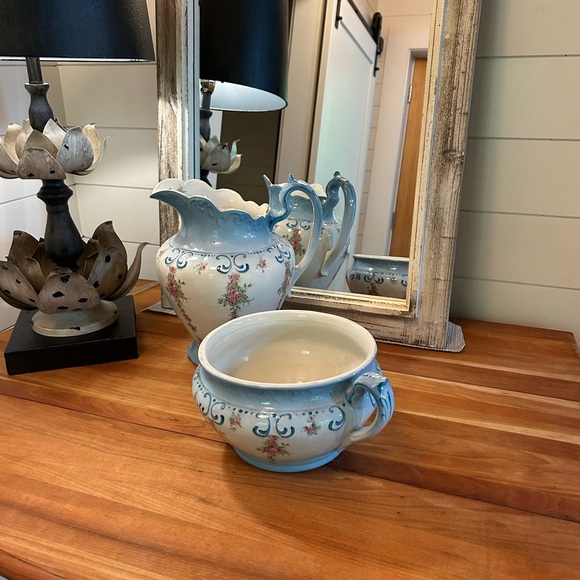 💙Antique Chamber Pot and Pitcher💙 - Picture 14 of 16